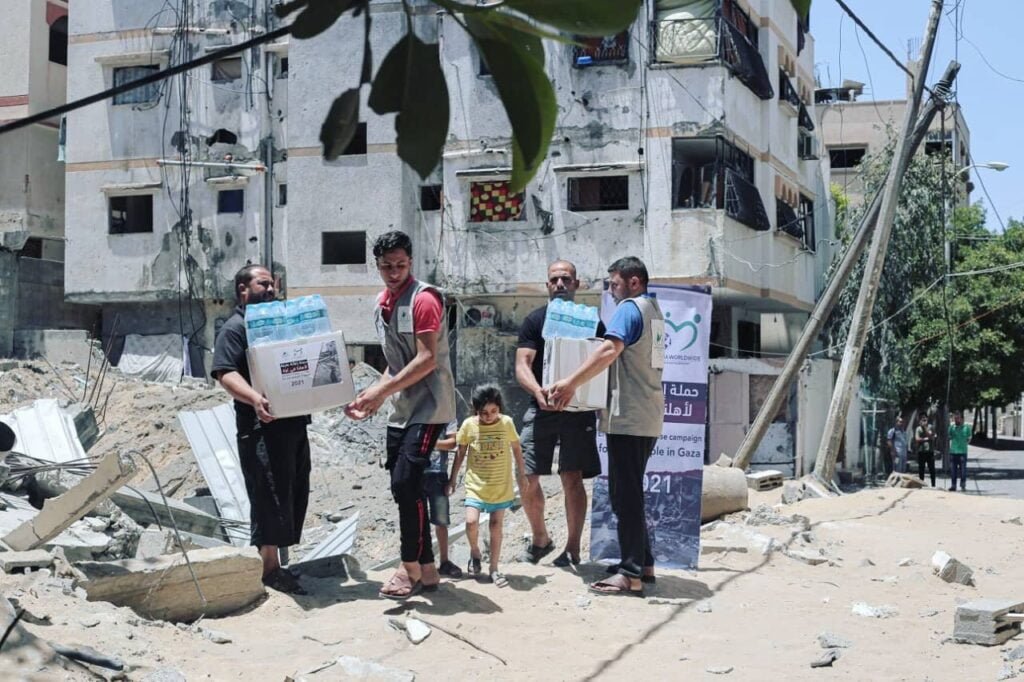 Distribution colis alimentaires à Gaza