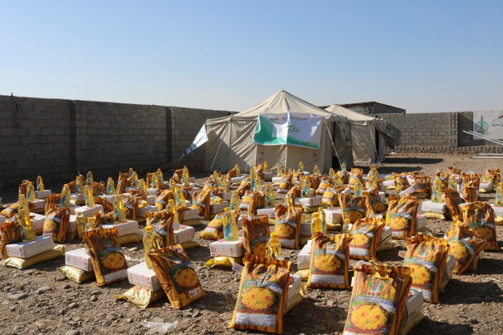 Distribution de colis alimentaires au Yémen