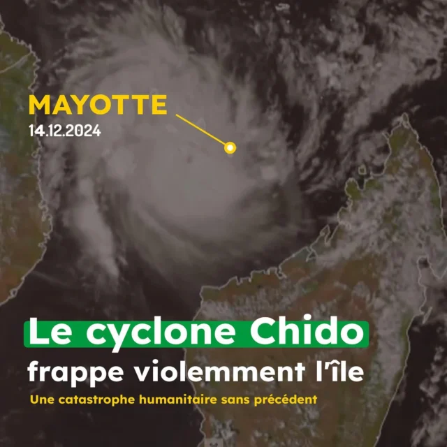 Dans la matinée de ce samedi 14 décembre, l’œil du cyclone Chido passe sur le nord de Mayotte. 

C’est le cyclone le plus violent qu’ait connu l’île depuis 90 ans. 

Classé en catégorie 4 sur l’échelle Saffir-Simpson, les rafales de vent atteignent 230km/h avec des précipitations record de 20cm en 6 heures seulement. 

Les populations locales se retrouvent dans une détresse humanitaire jusque là inégalée. 

#NousEnsemble