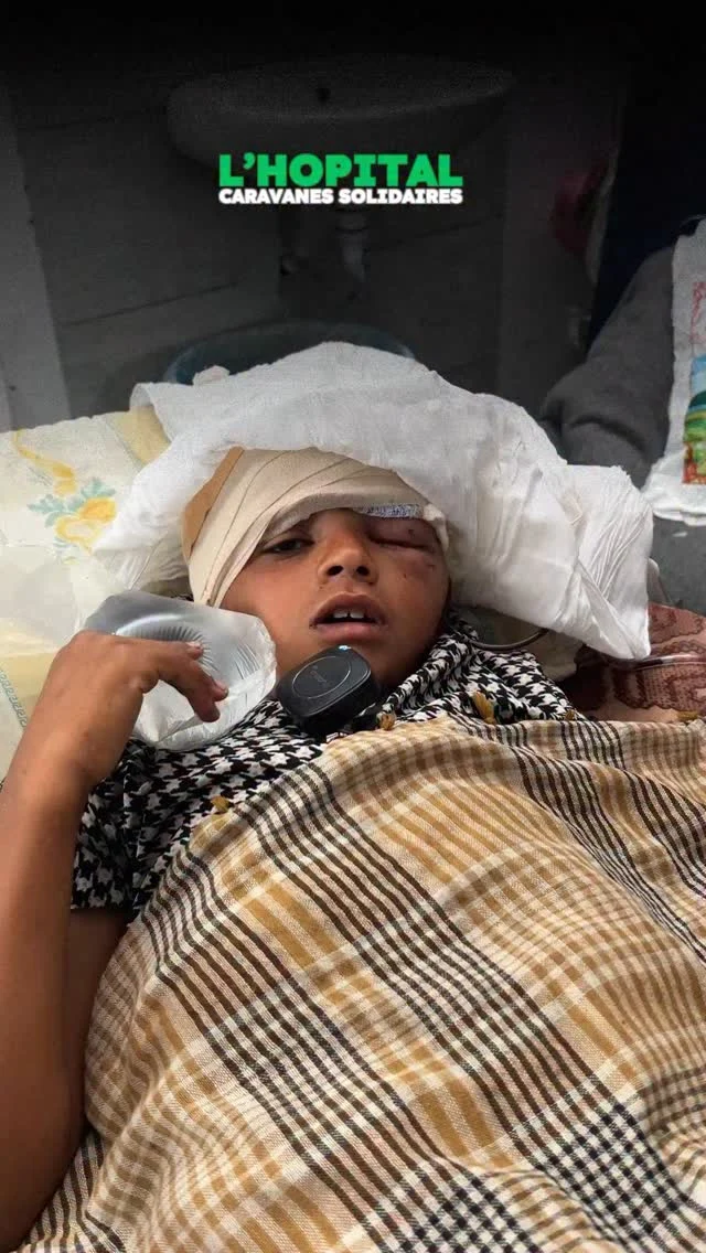 🎙️ « Arrêtez la gu€rre » – les paroles les plus vraies sortent souvent des bouches les plus innocentes.
Un enfant ne devrait jamais avoir à connaître le son des b0mbes, la peur, la perte.
 Un enfant devrait parler d’école, de jeux, de rêves… pas de gu€rre.
➡️ Écoutons-les. ➡️ Agissons pour eux. ➡️ Portons leur voix plus fort que les @rmes.
#nousensemble #caravanessolidaires #Humanité #Solidarité